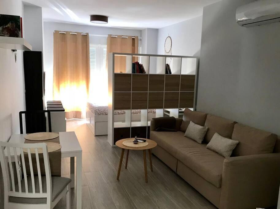 Beautiful New Studio Near The